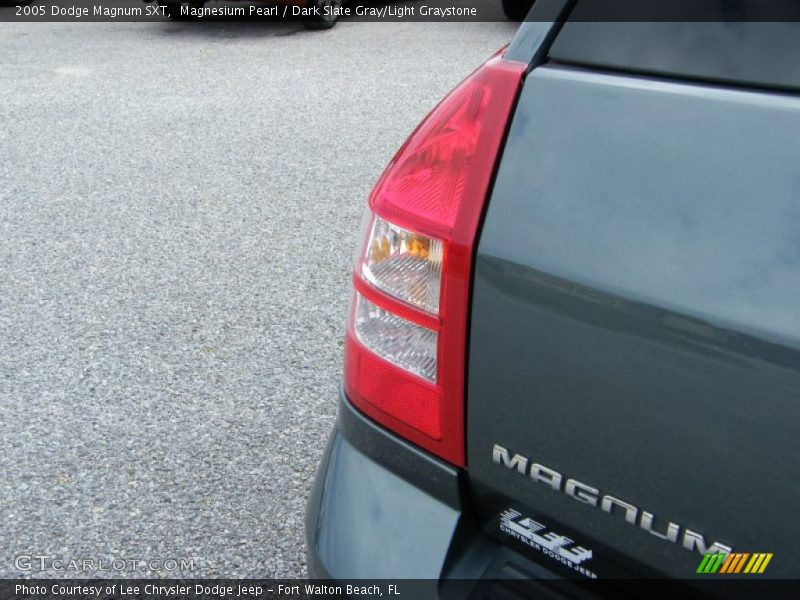 Magnesium Pearl / Dark Slate Gray/Light Graystone 2005 Dodge Magnum SXT