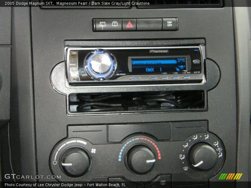Magnesium Pearl / Dark Slate Gray/Light Graystone 2005 Dodge Magnum SXT