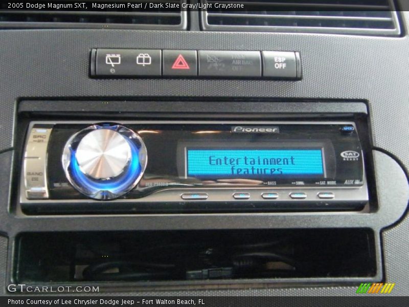 Magnesium Pearl / Dark Slate Gray/Light Graystone 2005 Dodge Magnum SXT