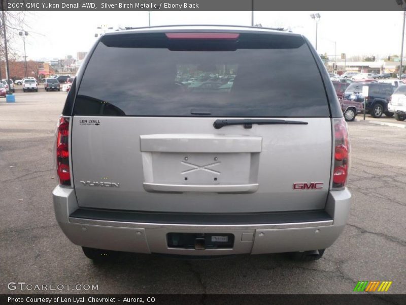 Silver Birch Metallic / Ebony Black 2007 GMC Yukon Denali AWD