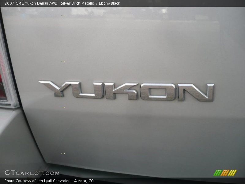Silver Birch Metallic / Ebony Black 2007 GMC Yukon Denali AWD