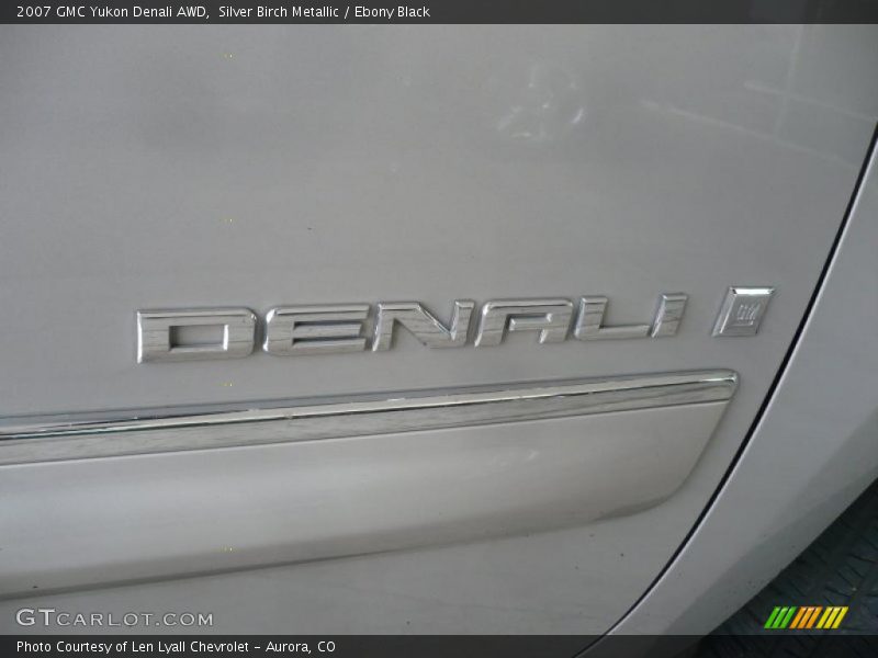 Silver Birch Metallic / Ebony Black 2007 GMC Yukon Denali AWD