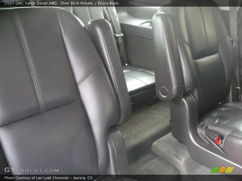 Silver Birch Metallic / Ebony Black 2007 GMC Yukon Denali AWD