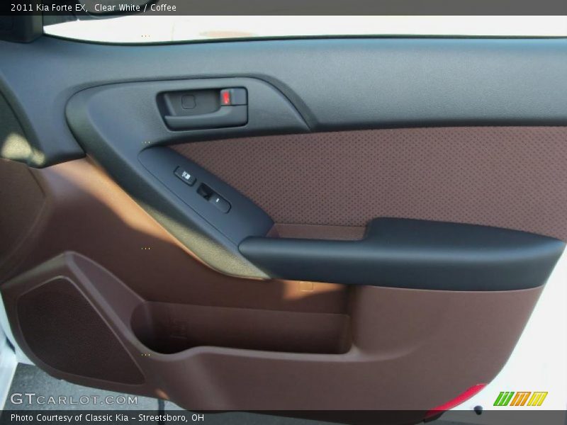 Clear White / Coffee 2011 Kia Forte EX