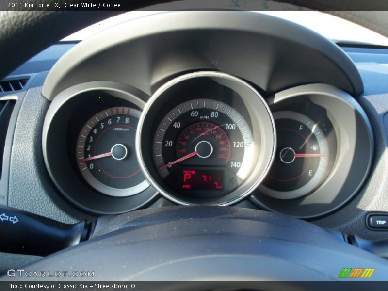 Clear White / Coffee 2011 Kia Forte EX