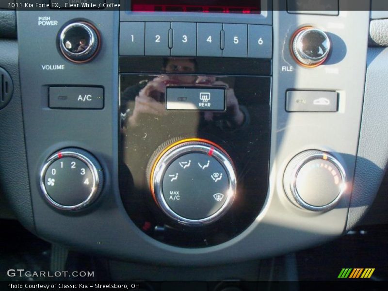 Clear White / Coffee 2011 Kia Forte EX