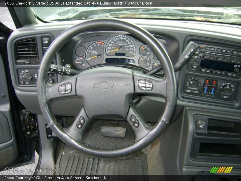 Dashboard of 2005 Silverado 3500 LT Extended Cab 4x4 Dually