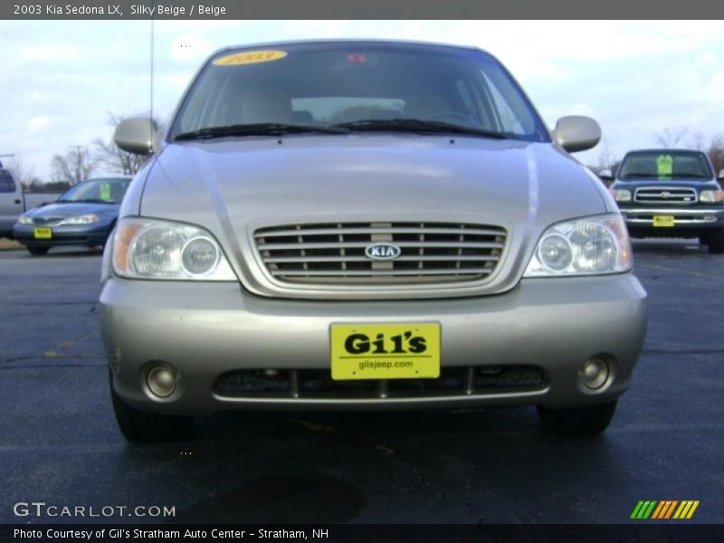 Silky Beige / Beige 2003 Kia Sedona LX