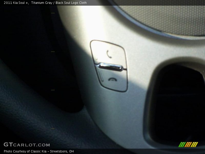 Titanium Gray / Black Soul Logo Cloth 2011 Kia Soul +