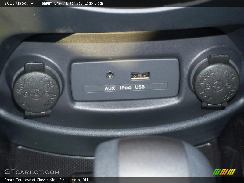 Titanium Gray / Black Soul Logo Cloth 2011 Kia Soul +