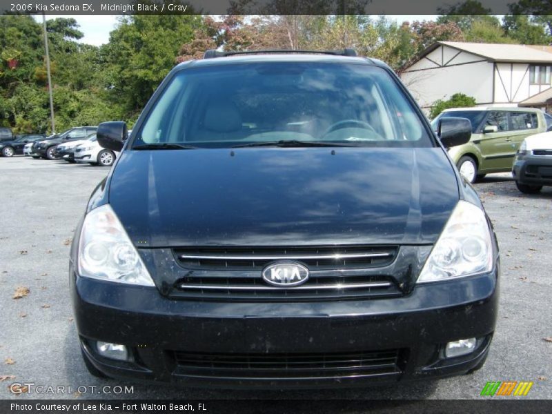 Midnight Black / Gray 2006 Kia Sedona EX