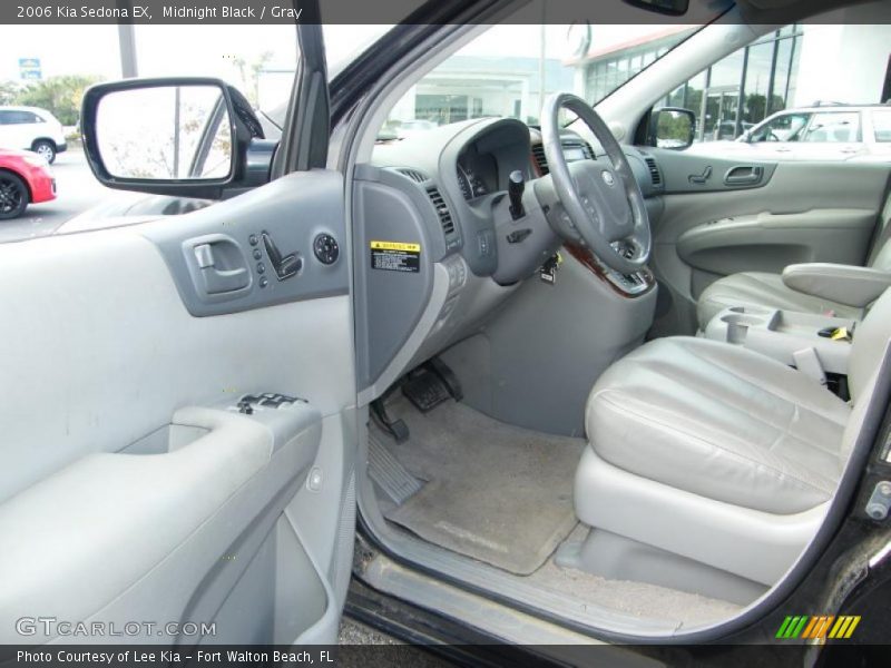 Midnight Black / Gray 2006 Kia Sedona EX