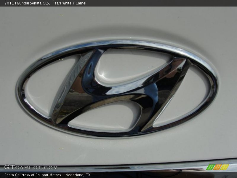 Pearl White / Camel 2011 Hyundai Sonata GLS
