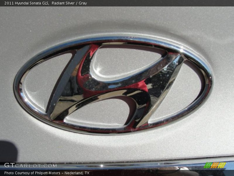Radiant Silver / Gray 2011 Hyundai Sonata GLS