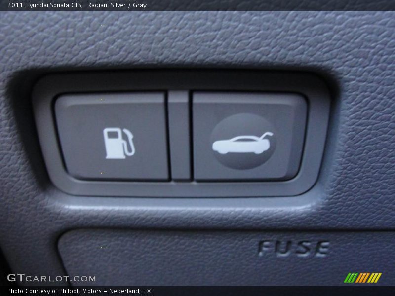 Radiant Silver / Gray 2011 Hyundai Sonata GLS