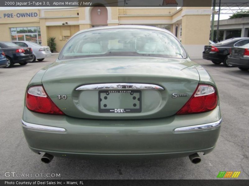 Alpine Metallic / Ivory 2000 Jaguar S-Type 3.0