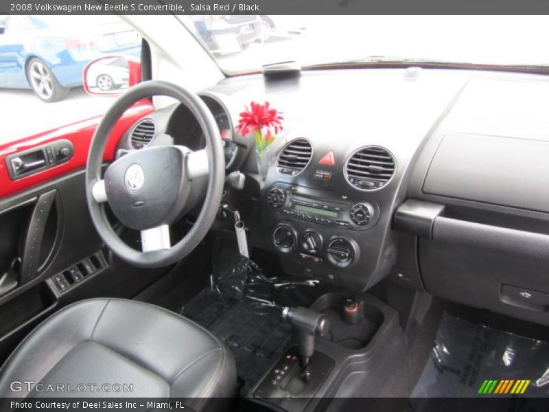 Dashboard of 2008 New Beetle S Convertible
