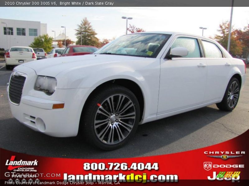 Bright White / Dark Slate Gray 2010 Chrysler 300 300S V6