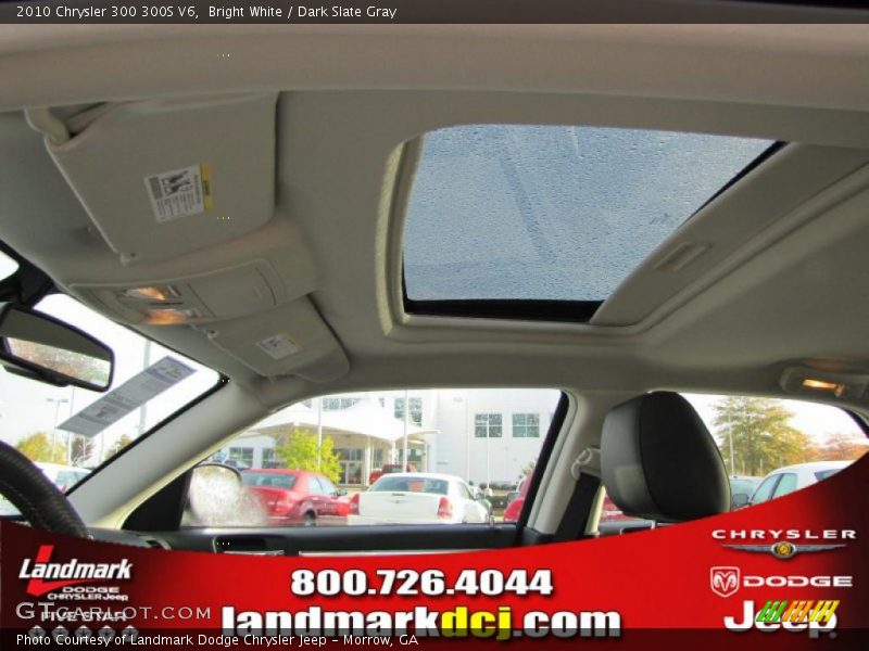 Bright White / Dark Slate Gray 2010 Chrysler 300 300S V6