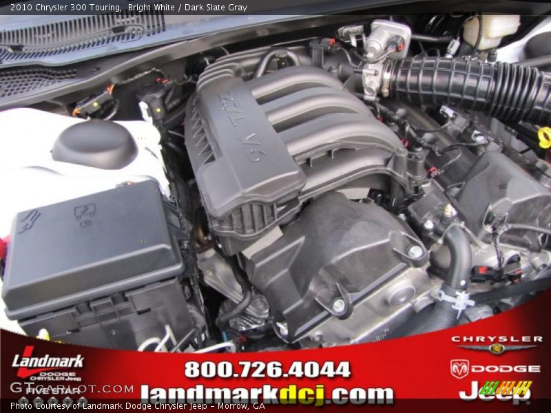 Bright White / Dark Slate Gray 2010 Chrysler 300 Touring