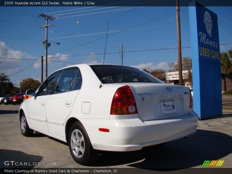 Noble White / Gray 2005 Hyundai Accent GLS Sedan