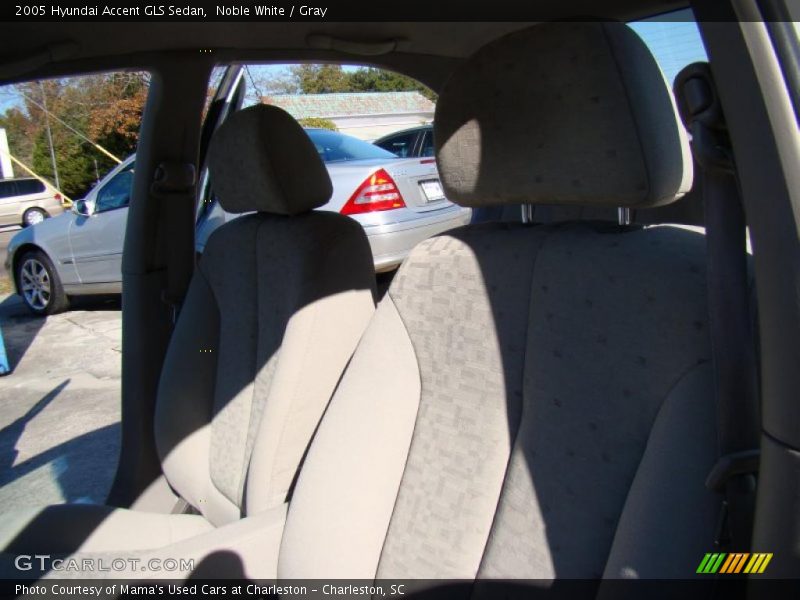 Noble White / Gray 2005 Hyundai Accent GLS Sedan