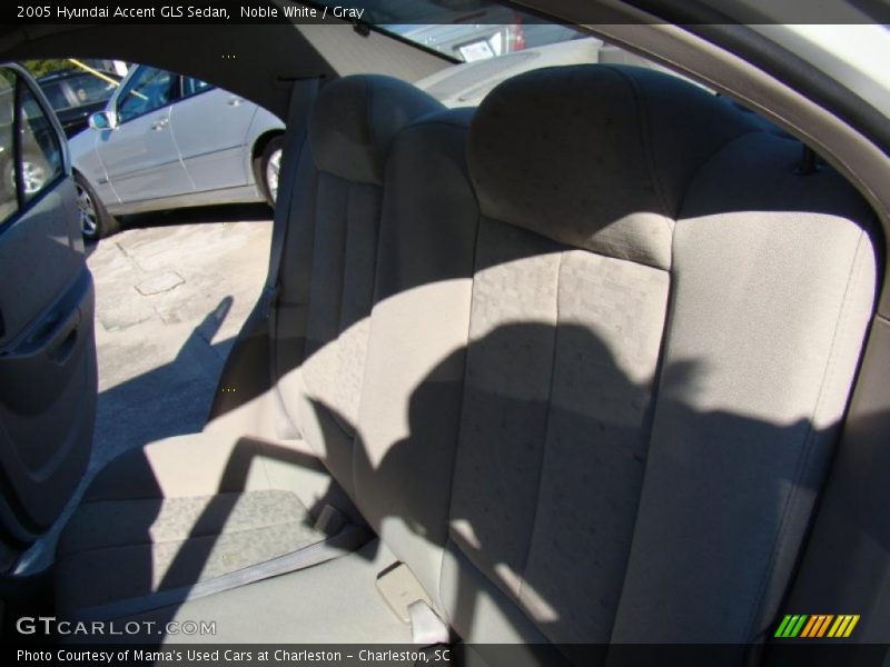 Noble White / Gray 2005 Hyundai Accent GLS Sedan