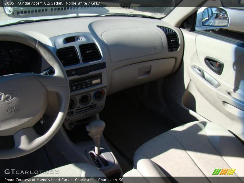 Noble White / Gray 2005 Hyundai Accent GLS Sedan