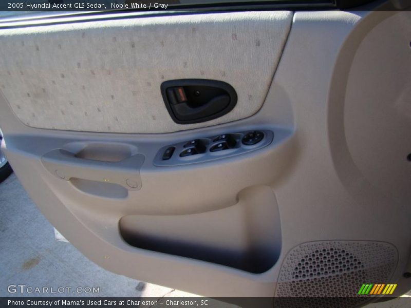 Noble White / Gray 2005 Hyundai Accent GLS Sedan