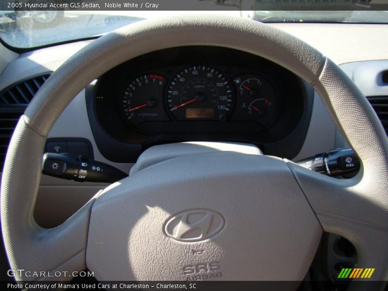 Noble White / Gray 2005 Hyundai Accent GLS Sedan
