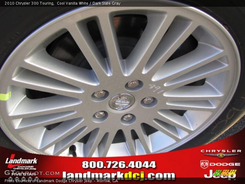 Cool Vanilla White / Dark Slate Gray 2010 Chrysler 300 Touring