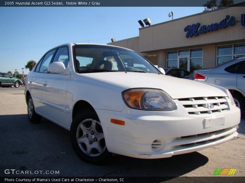 Noble White / Gray 2005 Hyundai Accent GLS Sedan