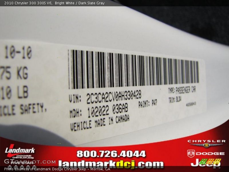 Bright White / Dark Slate Gray 2010 Chrysler 300 300S V6