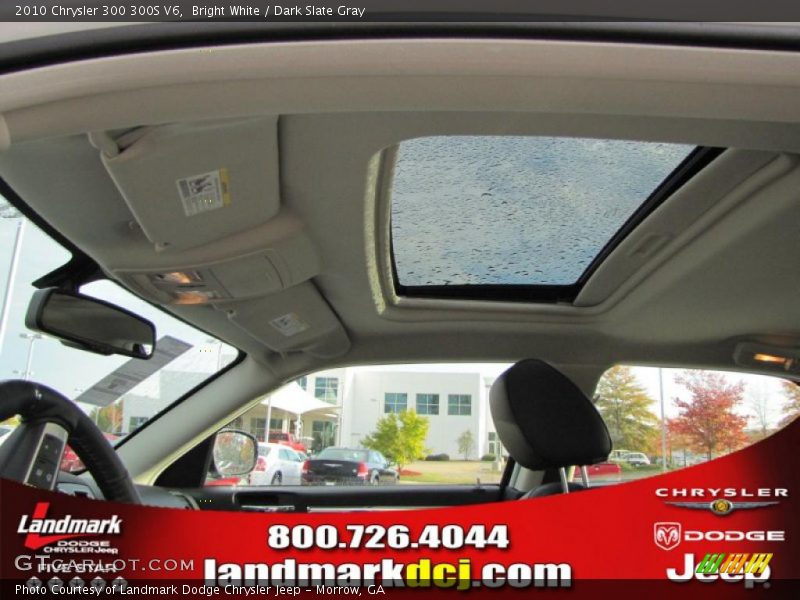 Bright White / Dark Slate Gray 2010 Chrysler 300 300S V6