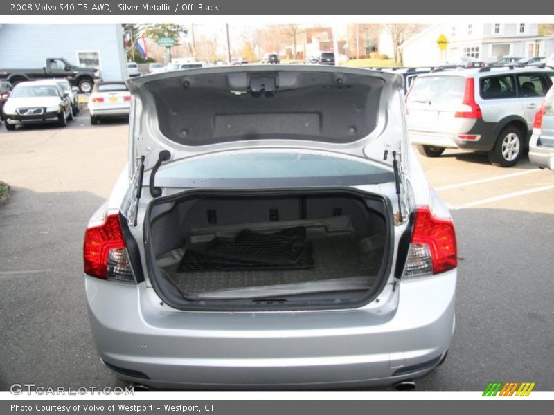  2008 S40 T5 AWD Trunk