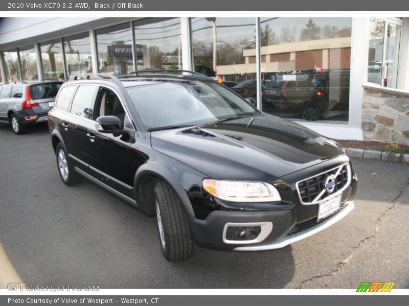 Front 3/4 View of 2010 XC70 3.2 AWD