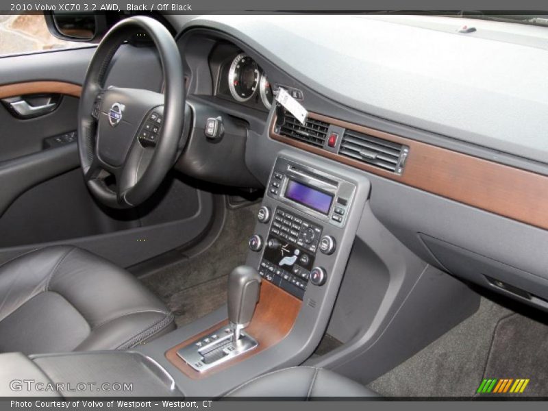  2010 XC70 3.2 AWD Off Black Interior