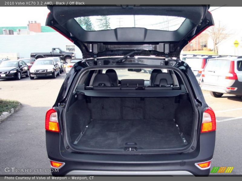  2010 XC70 3.2 AWD Trunk