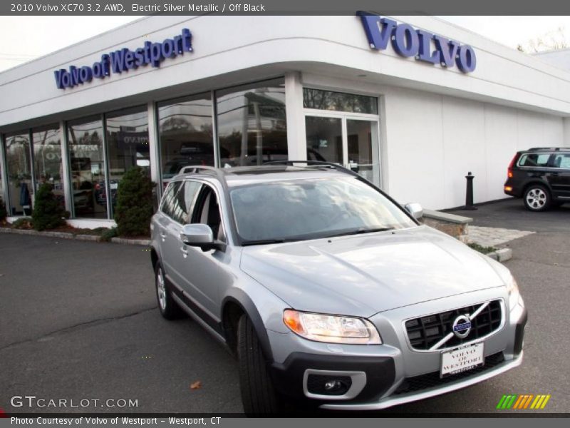 Electric Silver Metallic / Off Black 2010 Volvo XC70 3.2 AWD