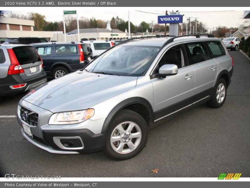 Electric Silver Metallic / Off Black 2010 Volvo XC70 3.2 AWD