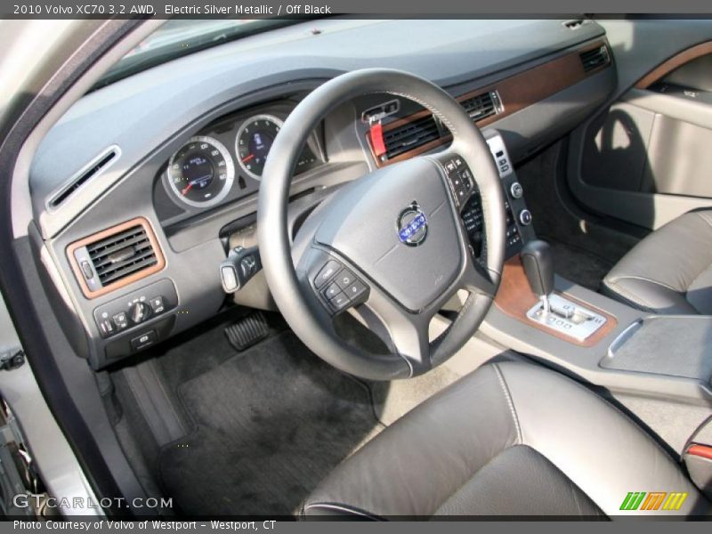  2010 XC70 3.2 AWD Off Black Interior