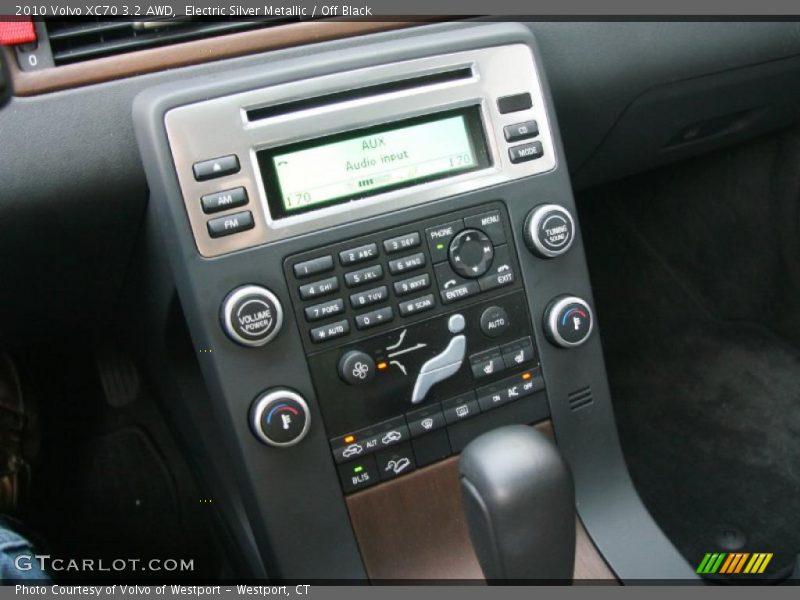 Controls of 2010 XC70 3.2 AWD