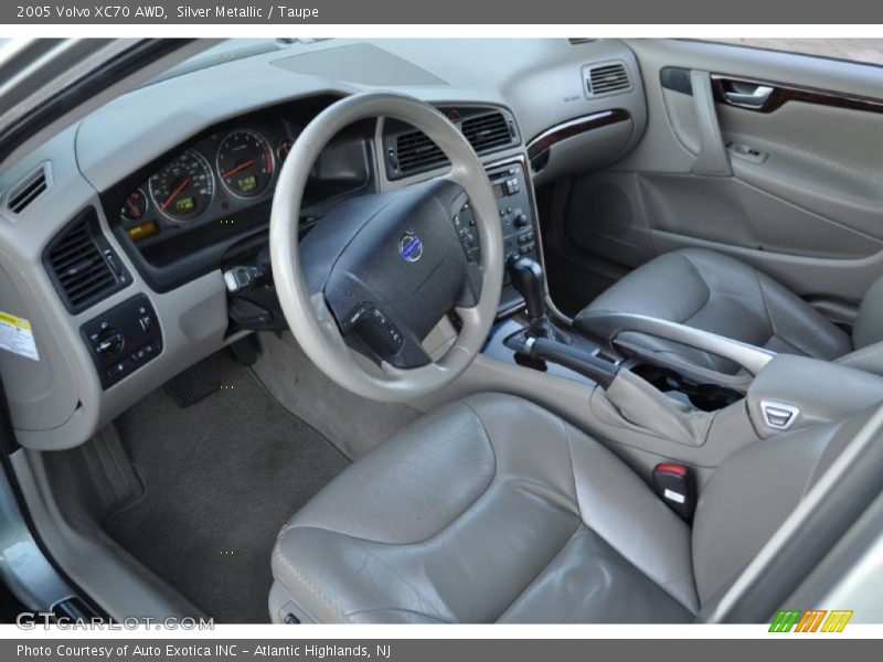 Silver Metallic / Taupe 2005 Volvo XC70 AWD