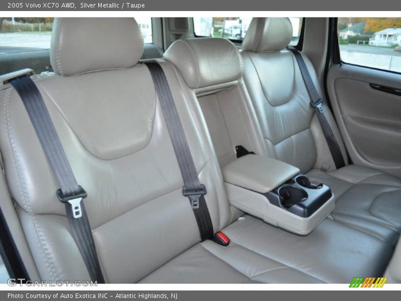 Silver Metallic / Taupe 2005 Volvo XC70 AWD