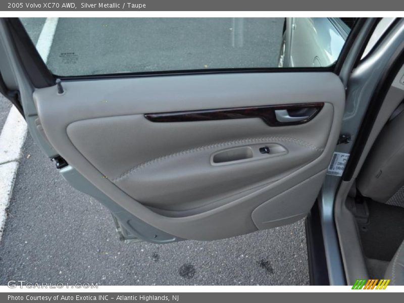 Silver Metallic / Taupe 2005 Volvo XC70 AWD