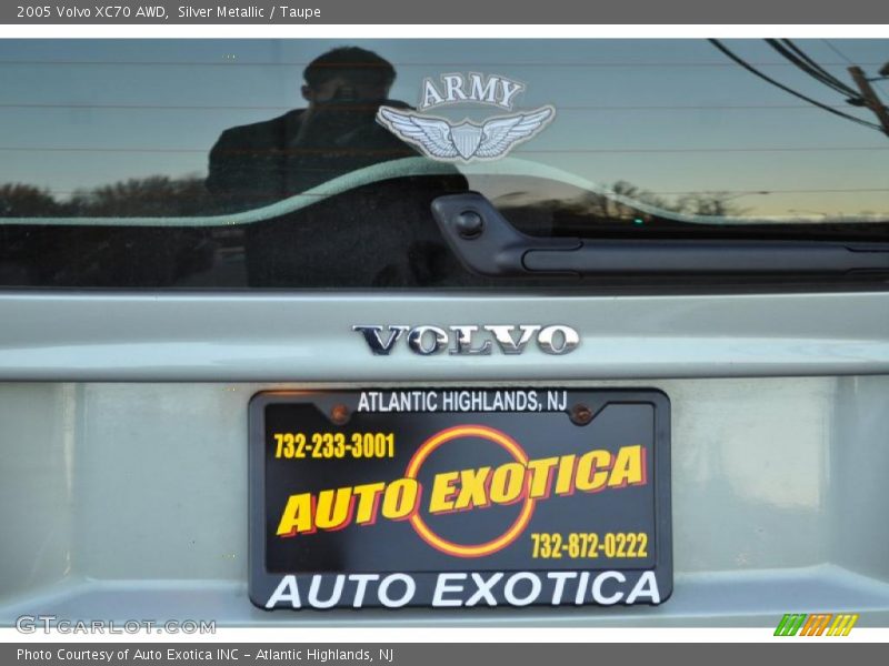 Silver Metallic / Taupe 2005 Volvo XC70 AWD
