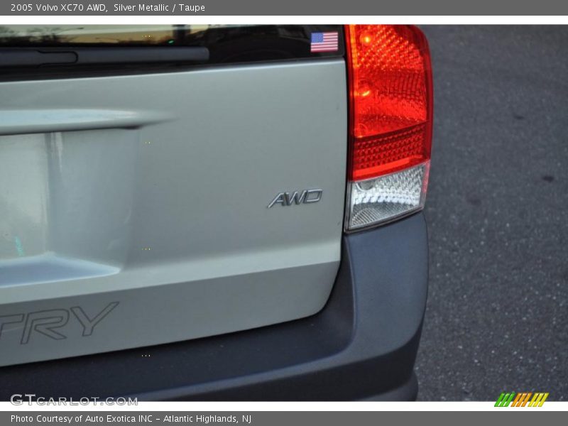 Silver Metallic / Taupe 2005 Volvo XC70 AWD