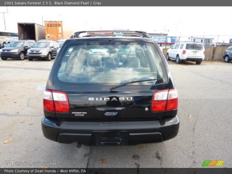 Black Diamond Pearl / Gray 2001 Subaru Forester 2.5 S