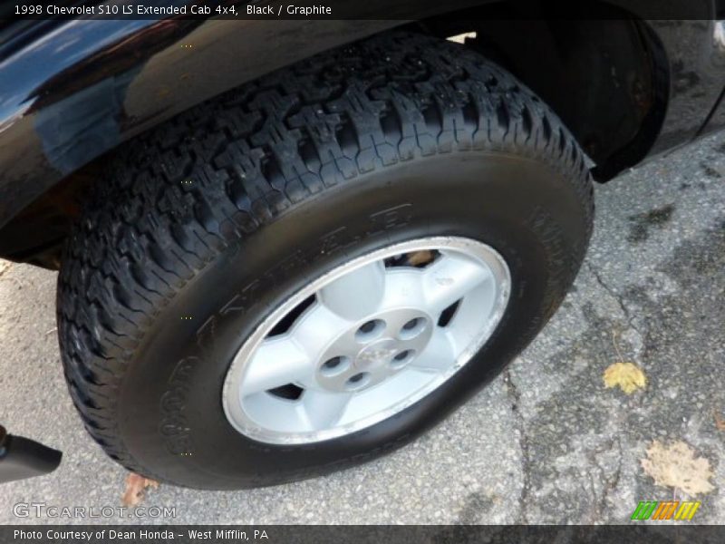Black / Graphite 1998 Chevrolet S10 LS Extended Cab 4x4