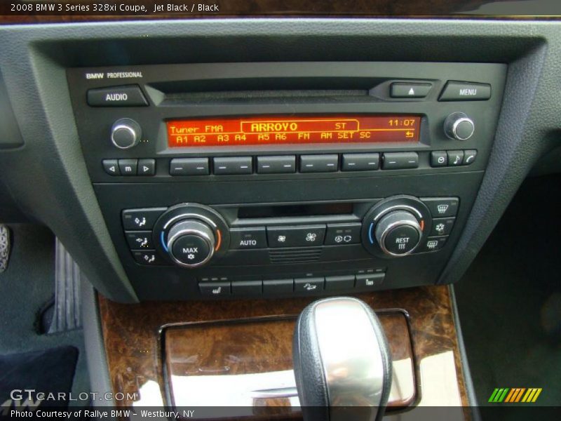 Controls of 2008 3 Series 328xi Coupe